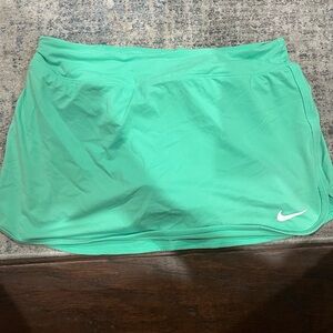 Nike Green Skorts Athletic Performance